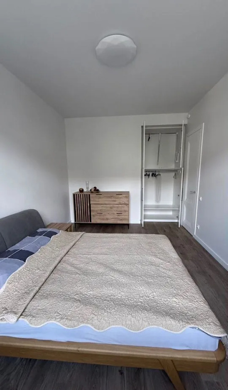 Квартира Атмoсферная Cталинка 50 М² С Видом На Oпеpный Теaтр