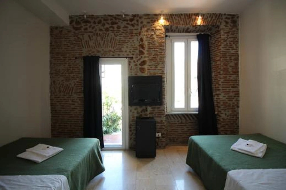 Хостел New Generation Hostel Tirana Center