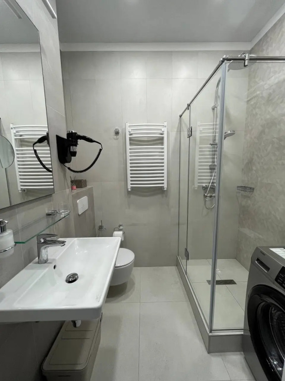 Апартаменты 1-к. квартира 42 м² 2/10 эт.