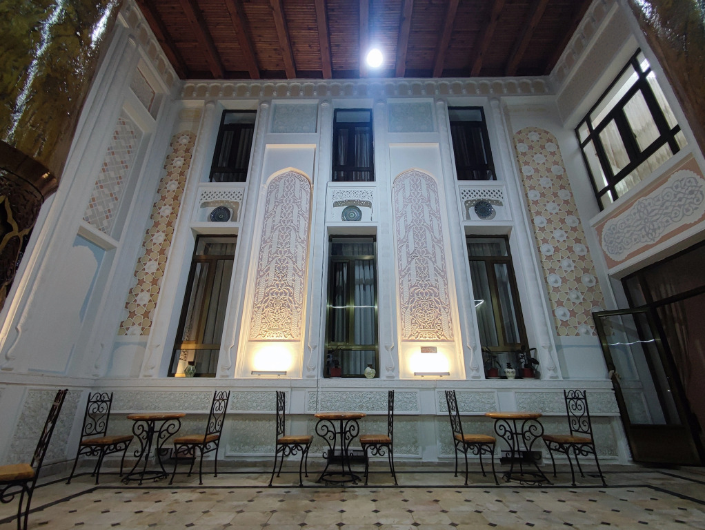 Orom Hotel