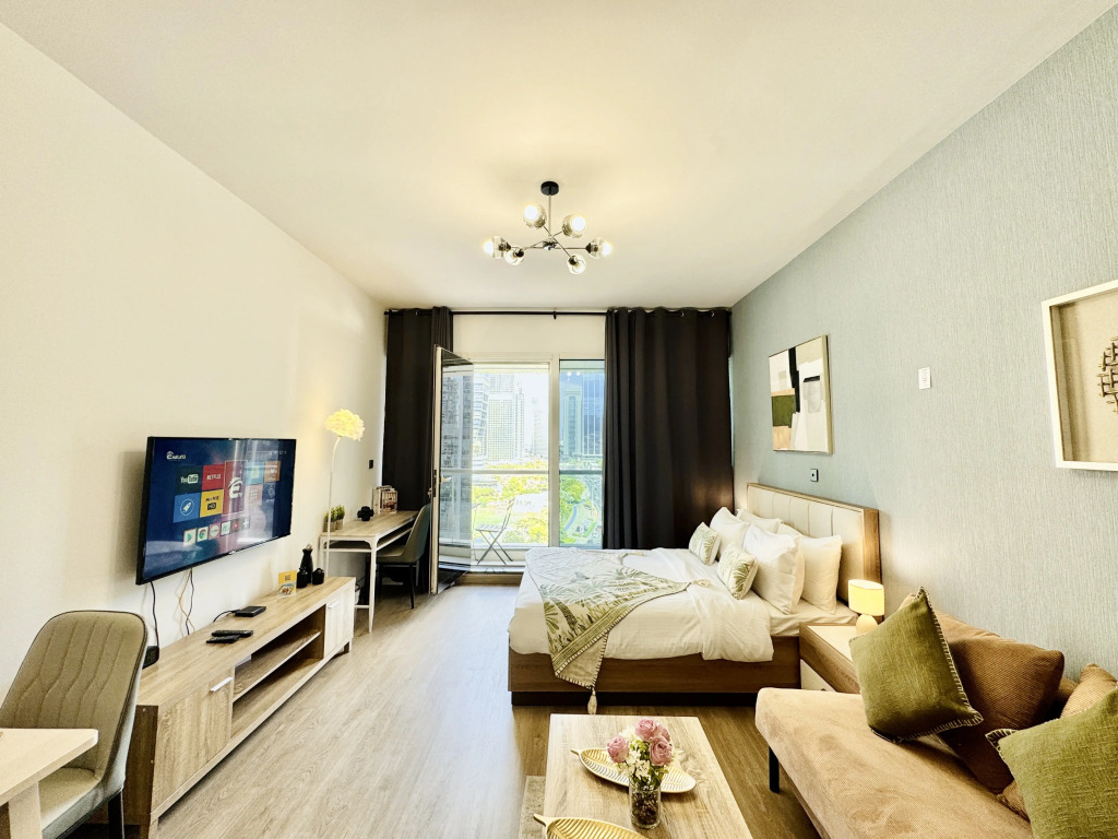 Апартаменты Cosmos Living Spacious Studio With Balcony