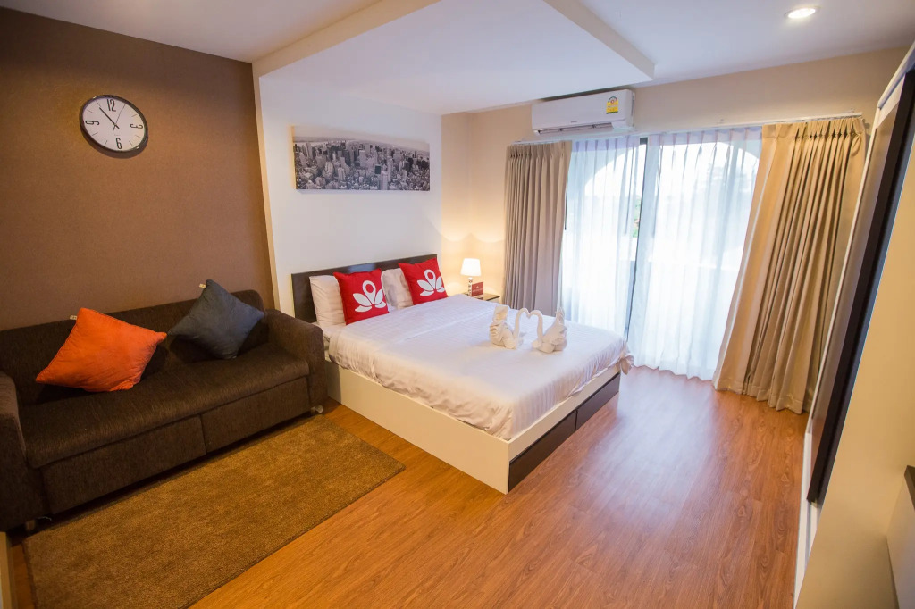 Апартаменты ZEN Rooms Soi Chom Chan
