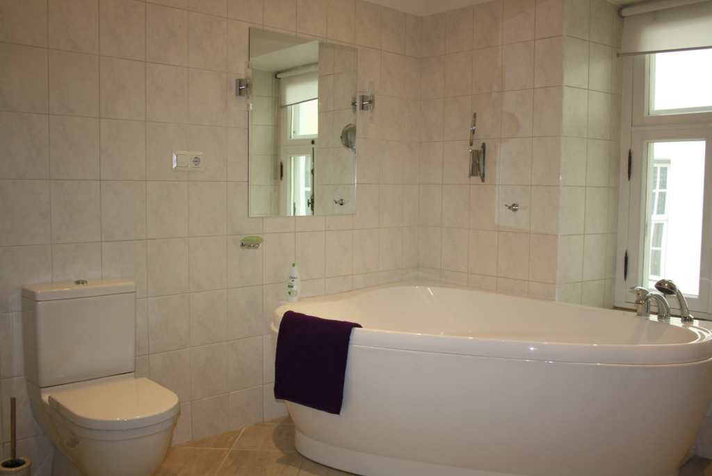 Апартаменты Deluxe Old Town 3BR Home