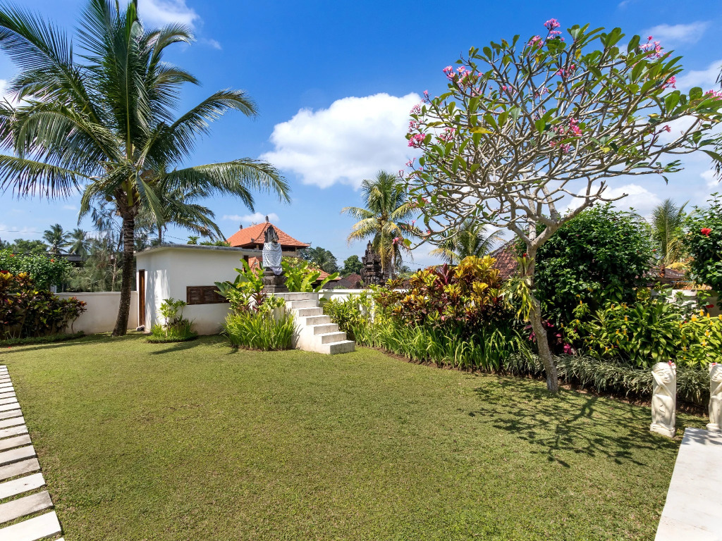 Villa Candi Kecil Tiga by Villa Finder