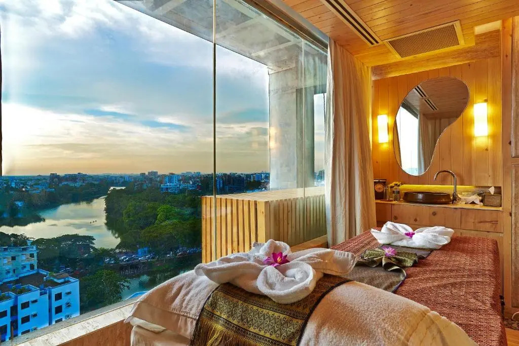 Six Seasons Hotel