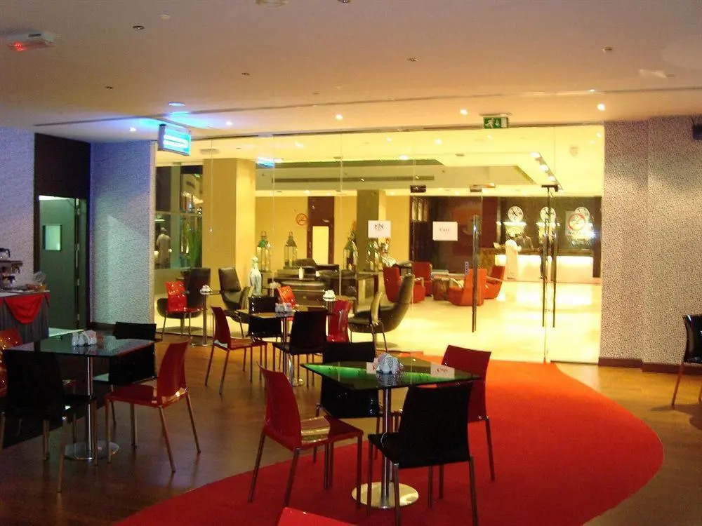 Ascot Hotel