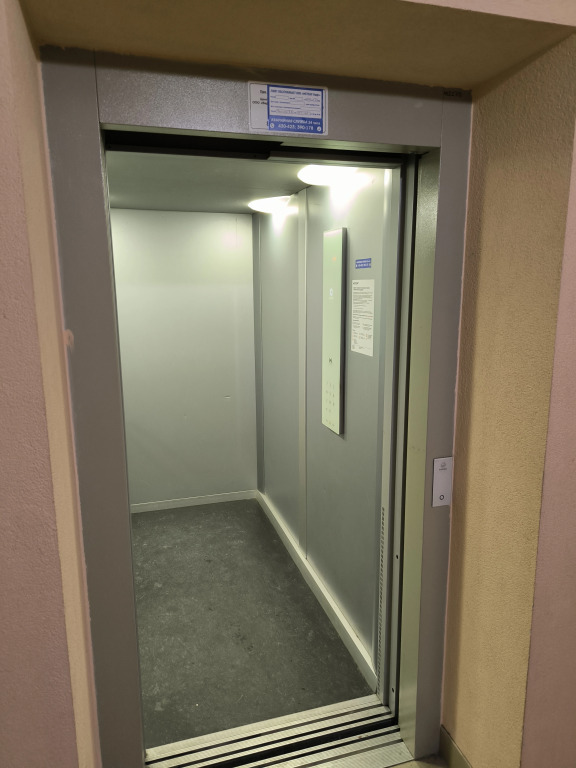 Апартаменты на 8-м этаже в центре, 70 кв. м.