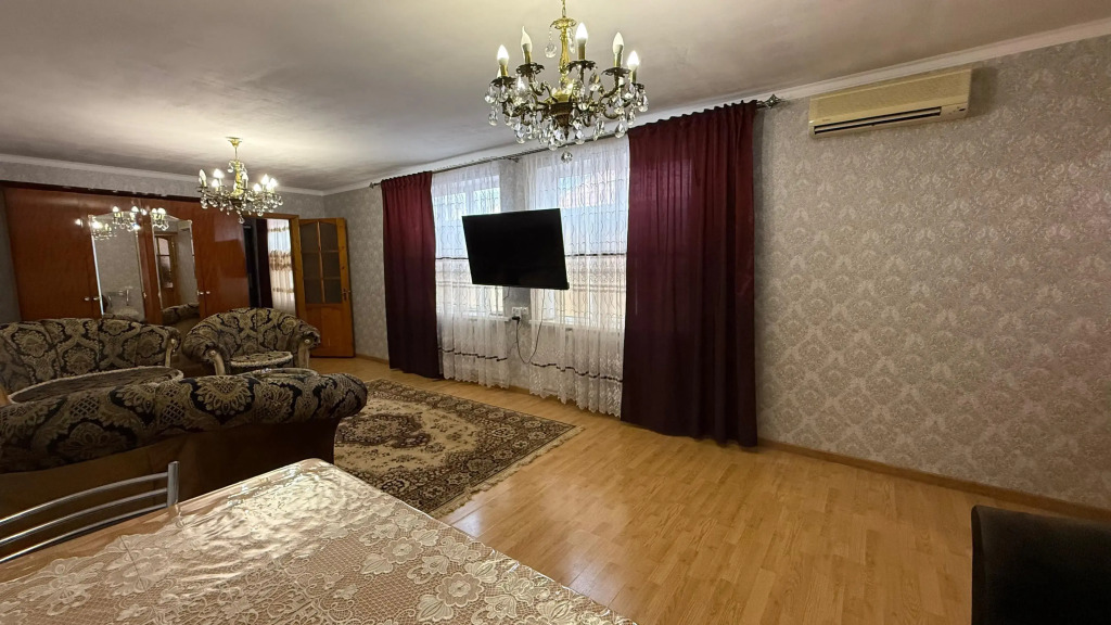 Квартира часть дома на 2 этаже