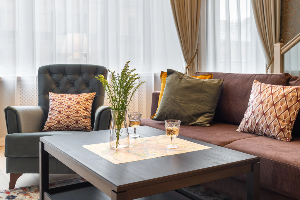 Апартаменты D apartments 2 спальни Гигантские окна потолки 4,2 м