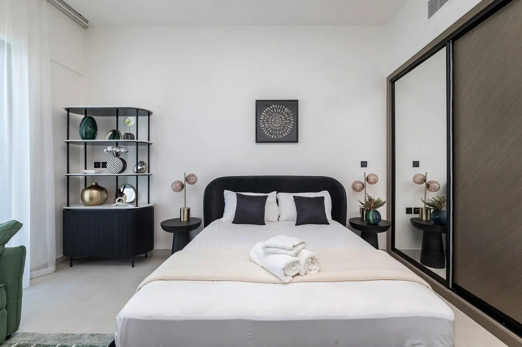 Апартаменты Sophisticated Binghatti Canal Studio
