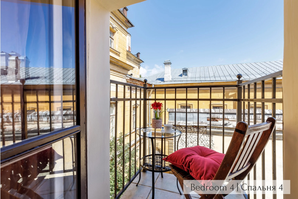 Апартаменты Minin Apartments Богемная Двухуровневая Мансарда 150 кв.м