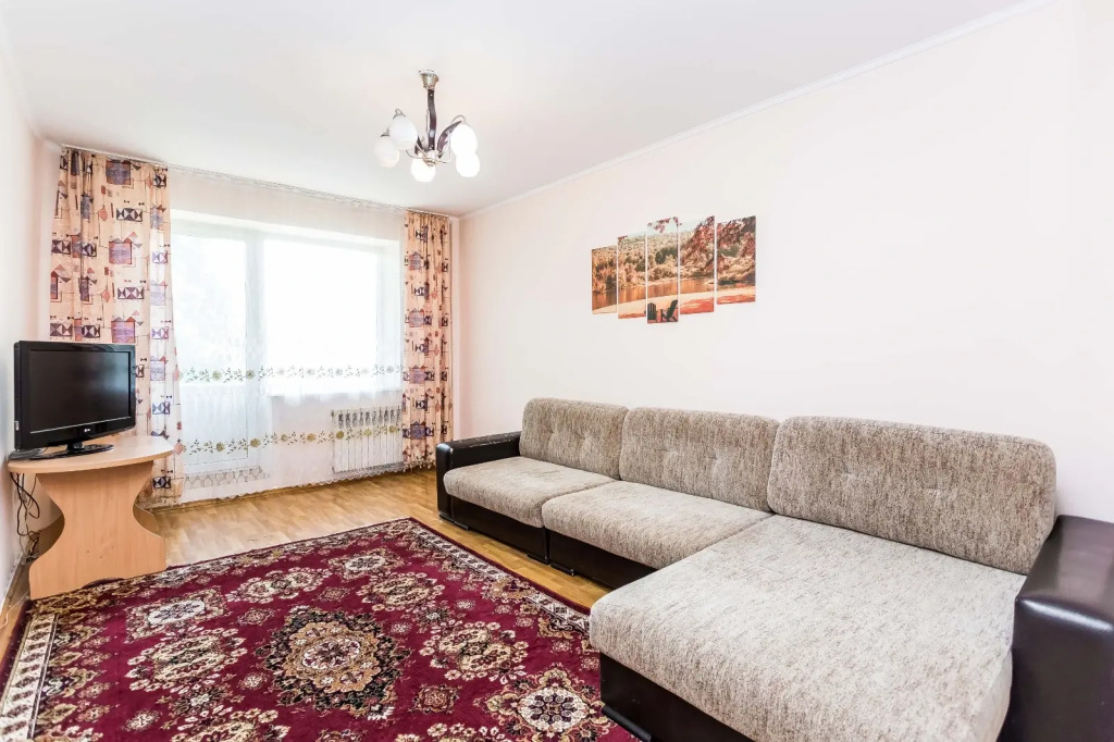Na Prospekte Dostyk 119 Flat