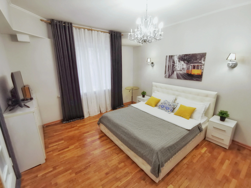 Апартаменты M.O.O.N. APARTMENTS Zenkova 86