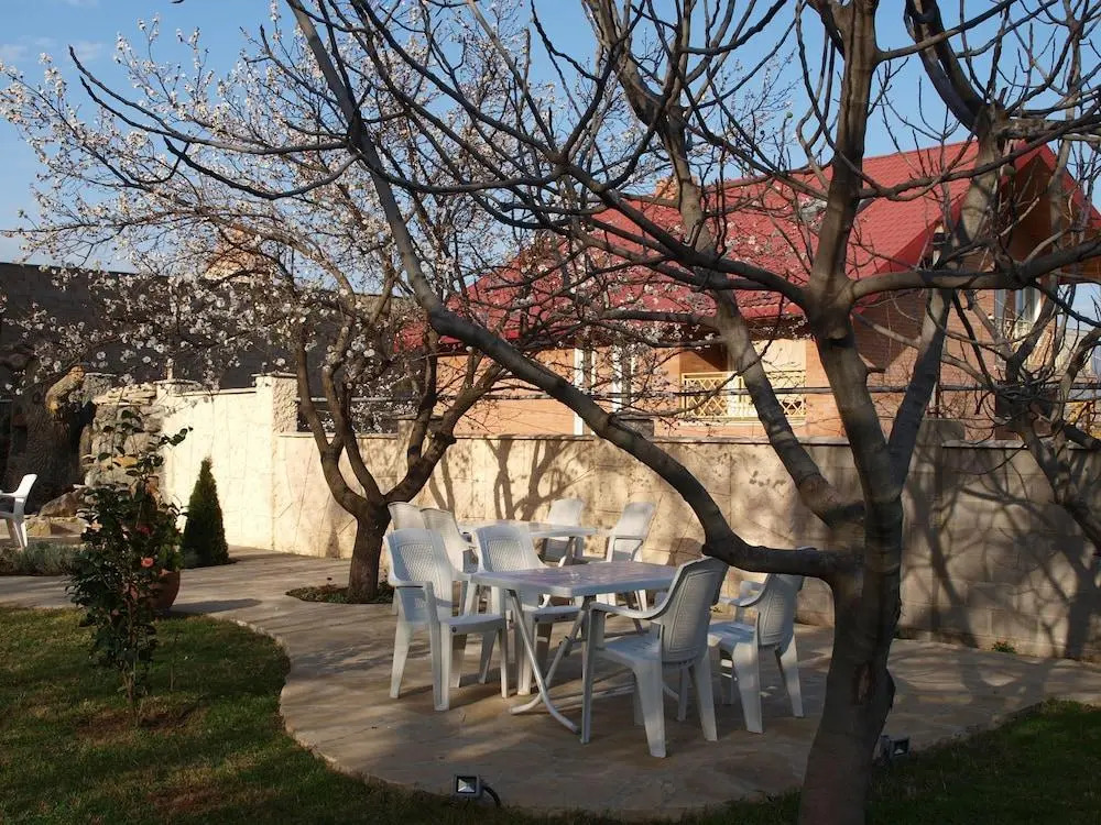 Liel Hotel