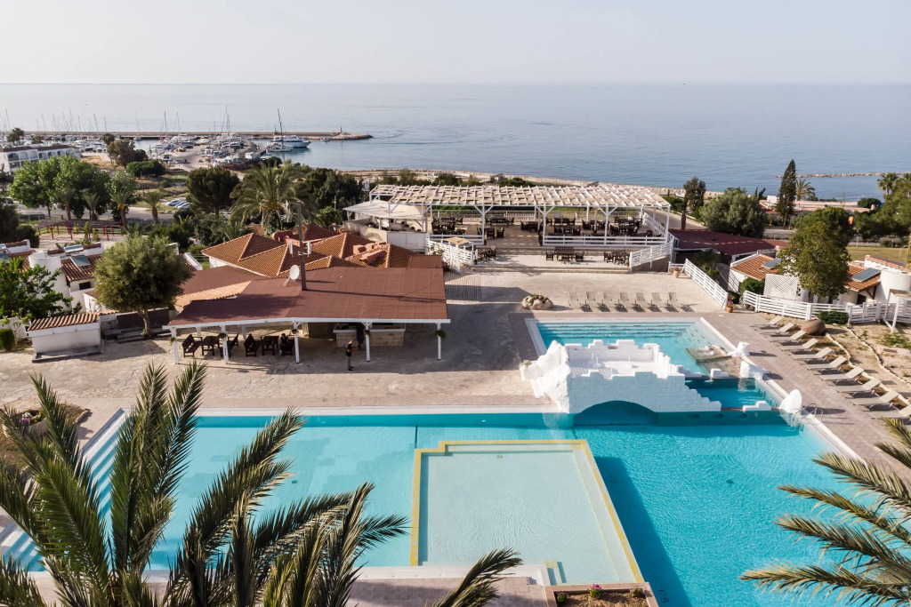 Отель Latchi Family Resort
