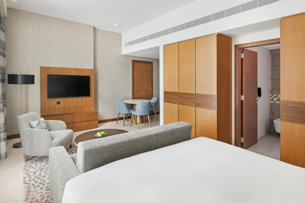 Staybridge Suites Dubai Al-Maktoum Airport by IHG