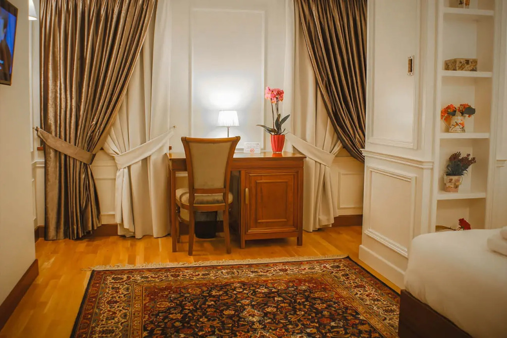 Hotel Opera