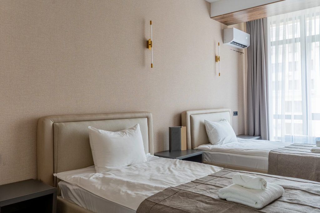 Five Hotel
