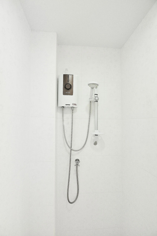Отель ZEN Rooms Suthisan