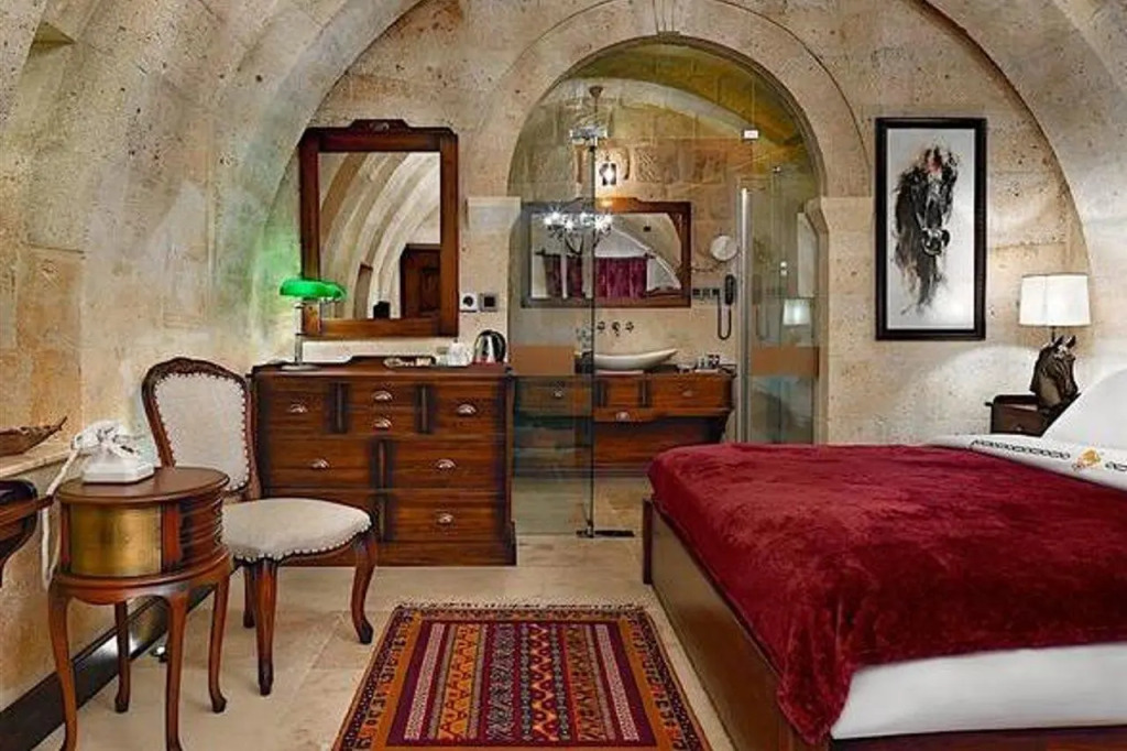 Seraphim Cave Suites & SPA