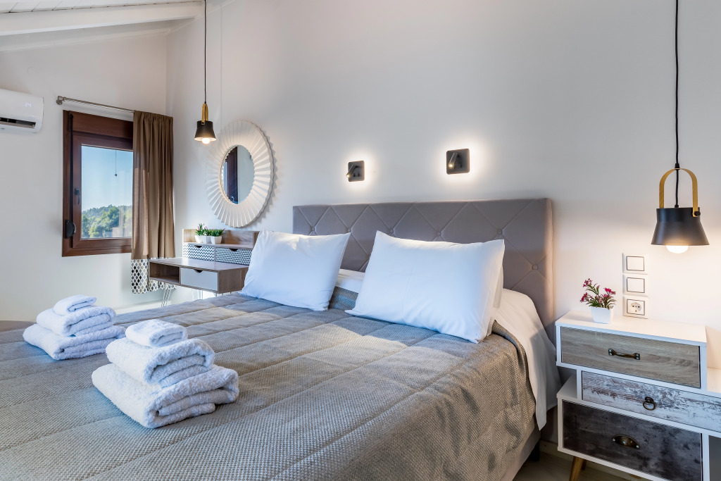 Luxury Villa with Private Pool in Skopelos, Spacious & Private, Villa Amaryllis By Kardous