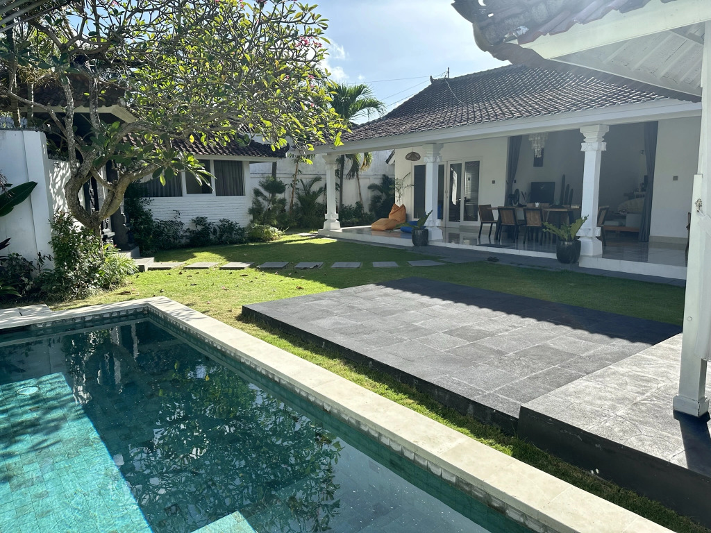 Curves Bali Villa