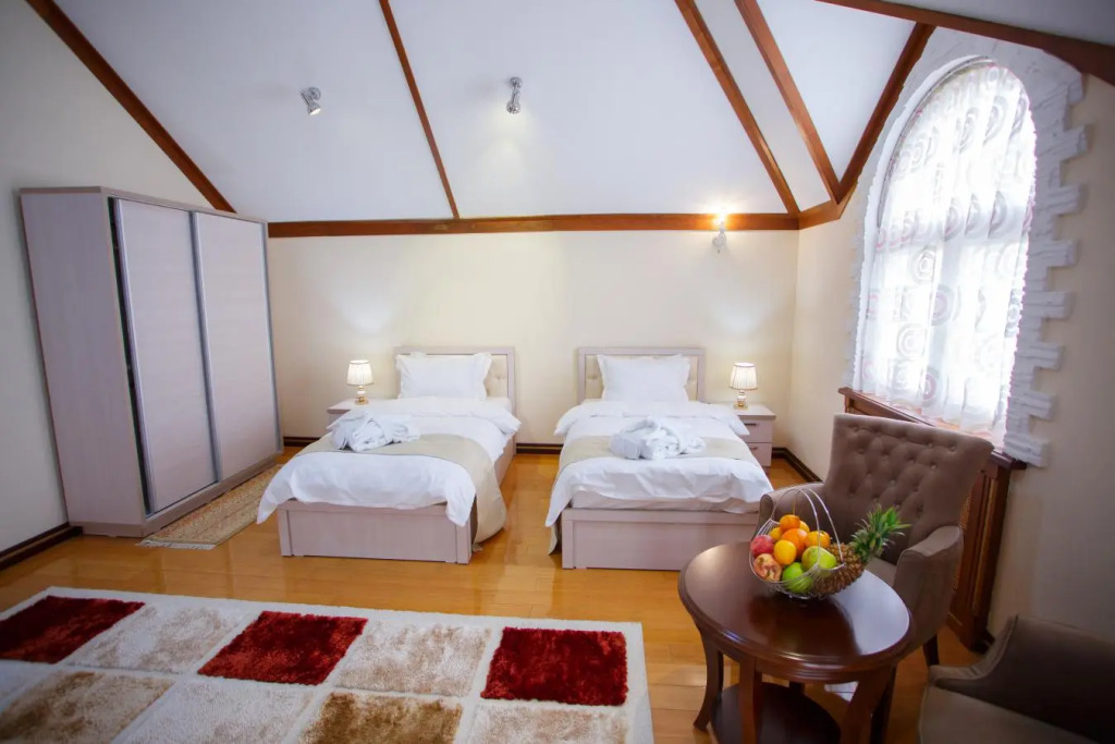 Izumrud Hotel
