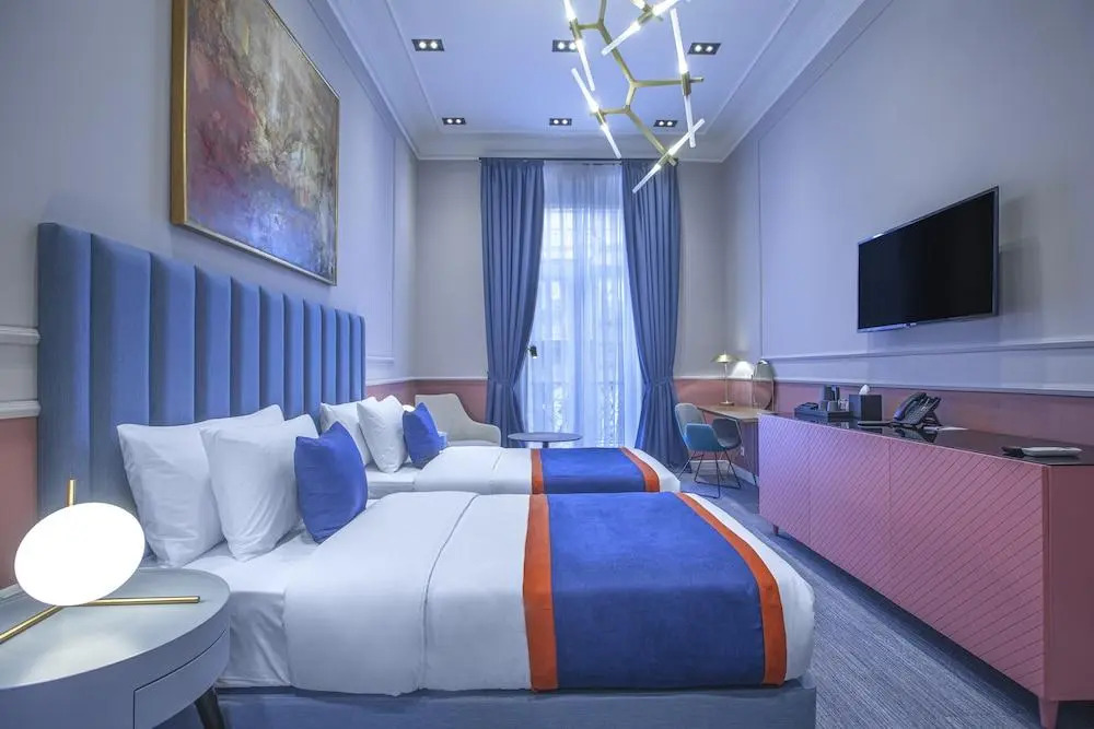 Отель Heritage Hotel & Suites