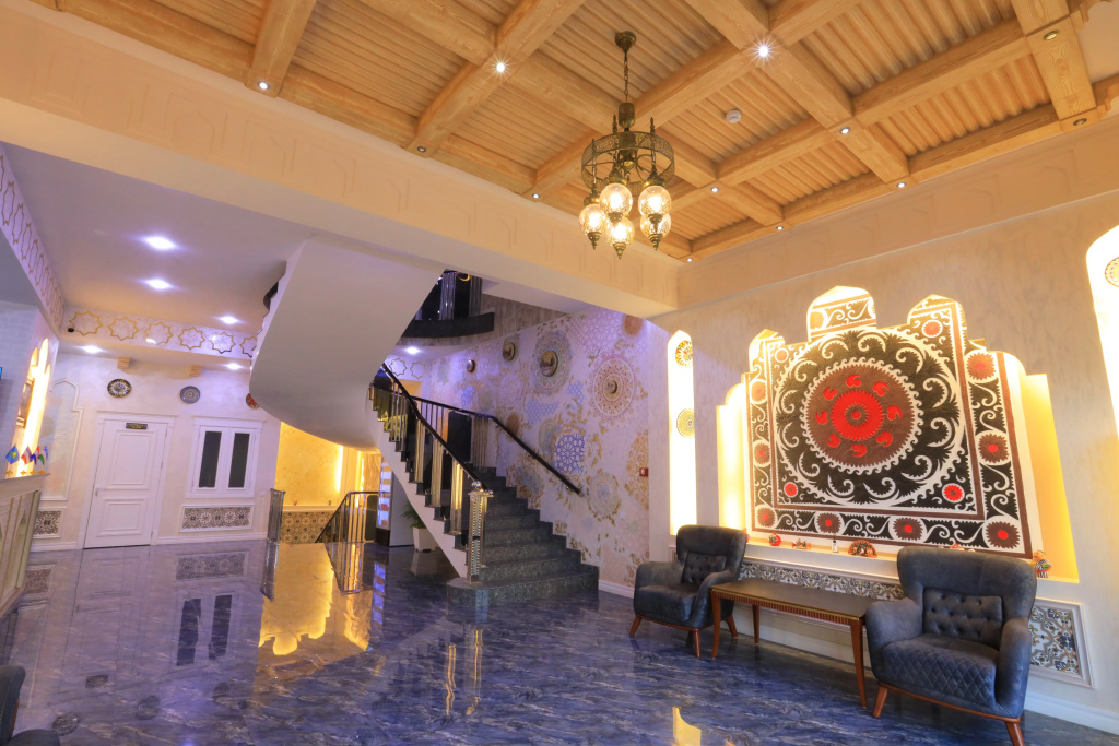AYNIY Hotel