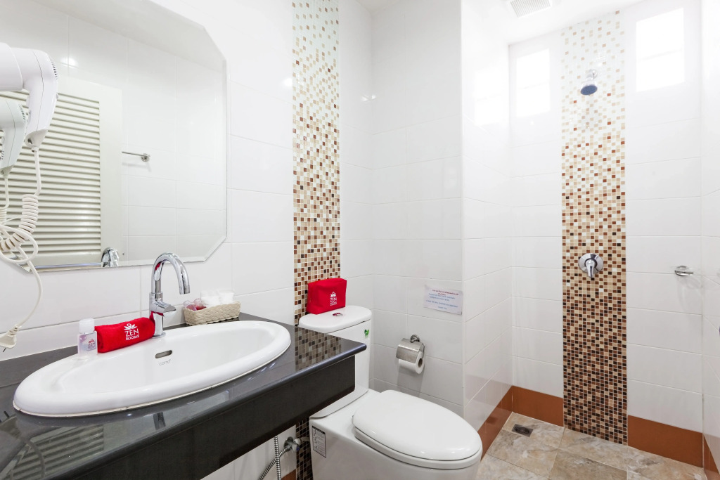 Отель ZEN Rooms Patong Soi Chuwong