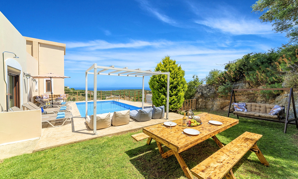 Вилла Cretan Sunny Villa Heated Pool