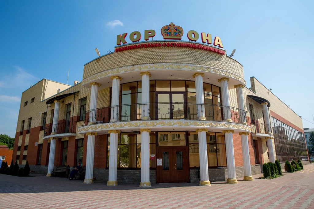 Отель Корона