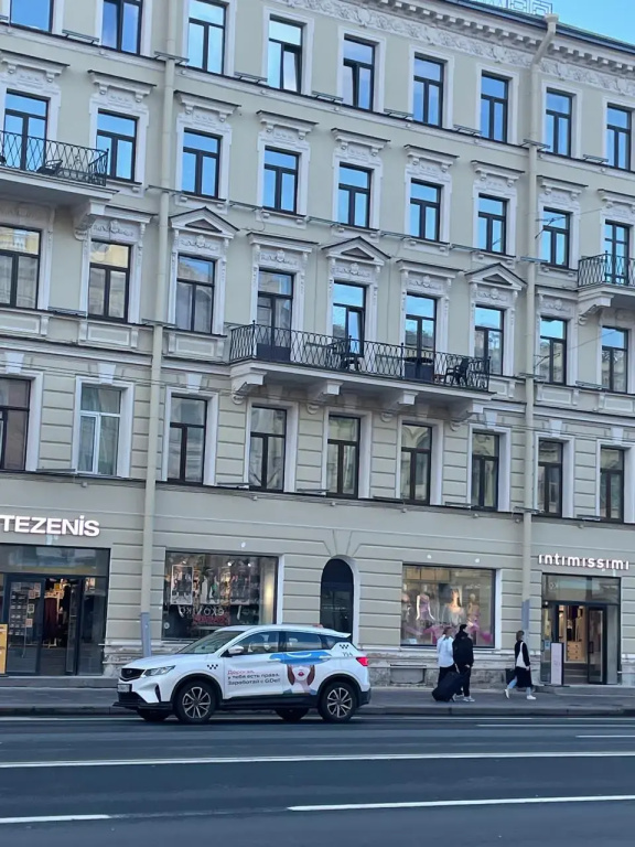 Апартаменты на Невском с балконом