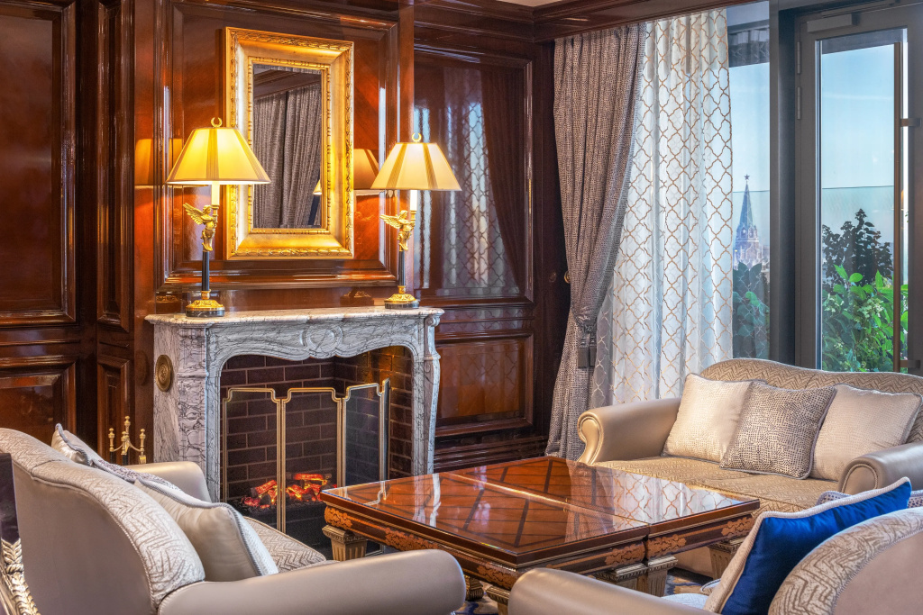 5 ★ The Carlton, Moscow