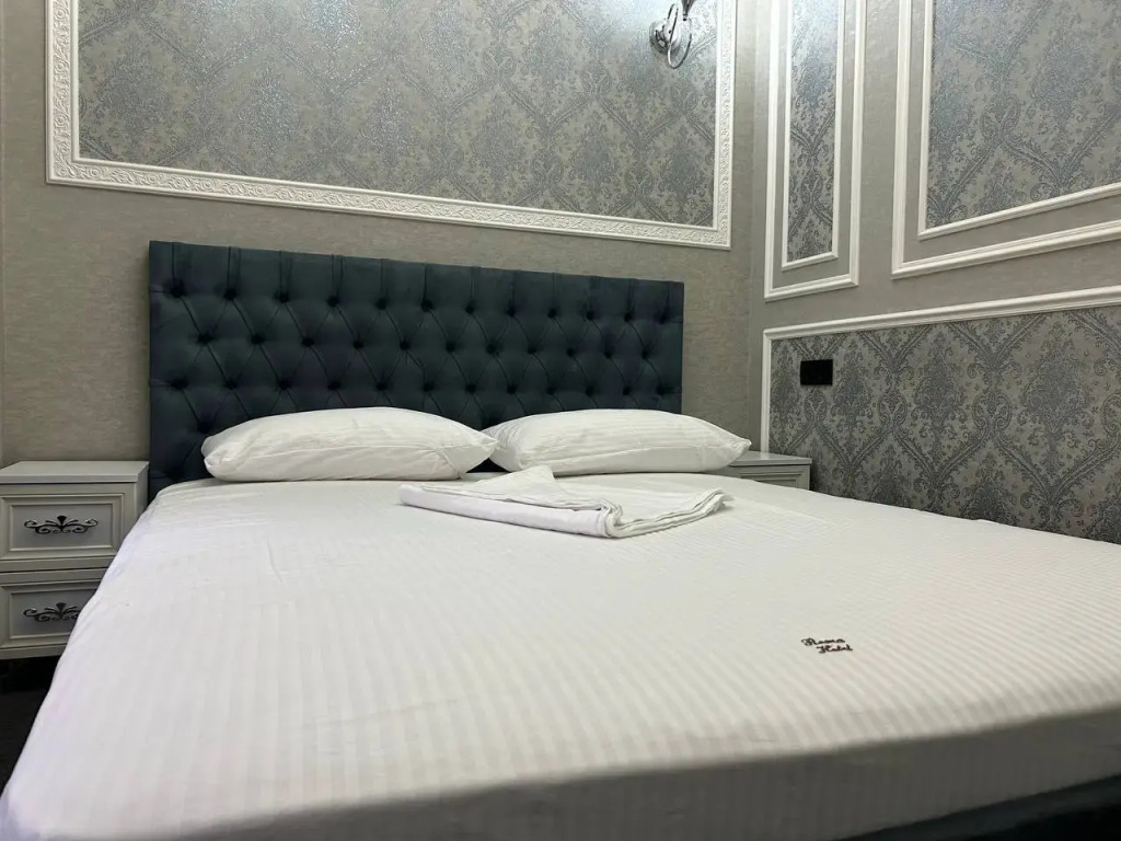 Отель Roma Yerevan & Tours