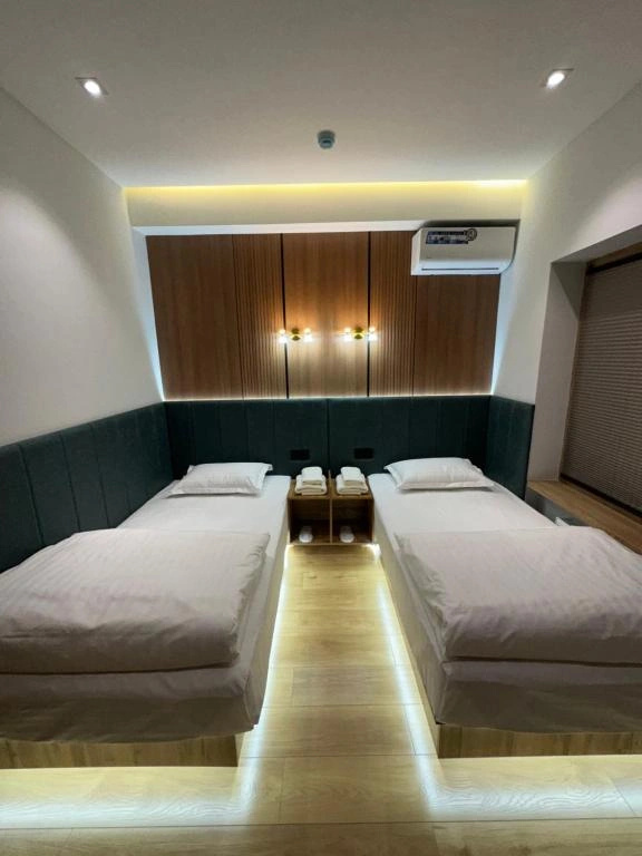 LuxoraHotel