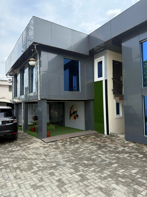 Отель Glandov Suites