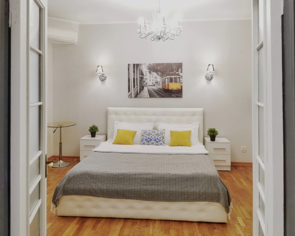Апартаменты M.O.O.N. APARTMENTS Zenkova 86
