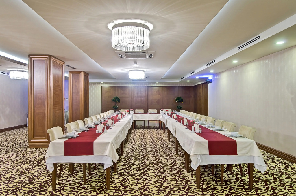 Tugcu Hotel Select
