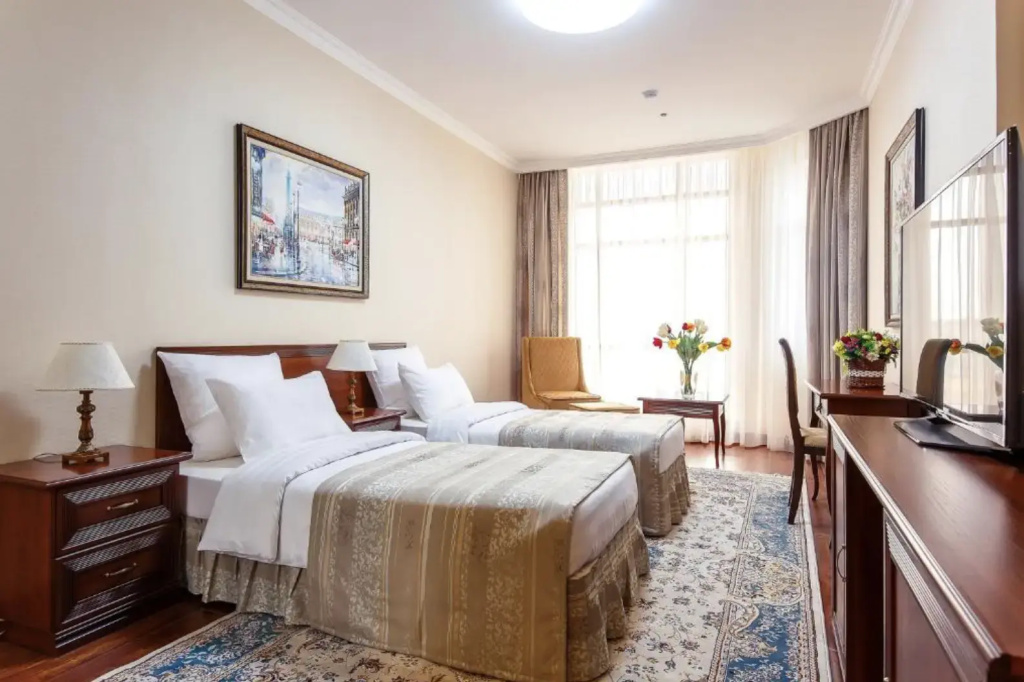 Alanda Hotel