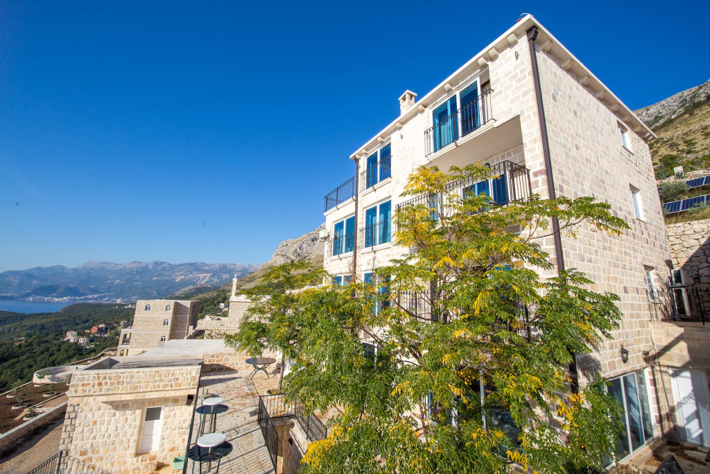 Castello degli Aranci Eco Resort