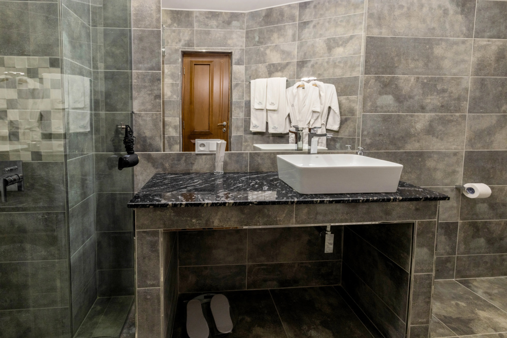Ararat Hotel