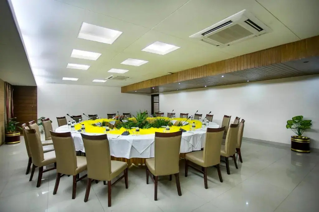 FARS Hotel & Resorts - BAR-Buffet-Pool-SPA