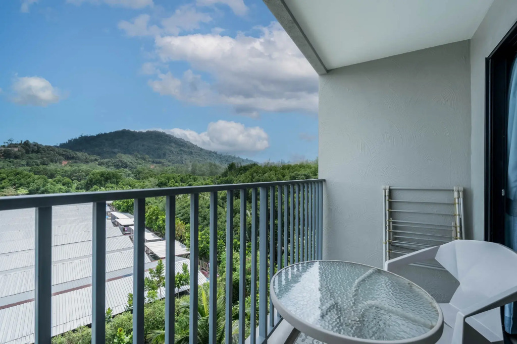 Апартаменты Cozy Studio Apartment at Naiyang Beach G507