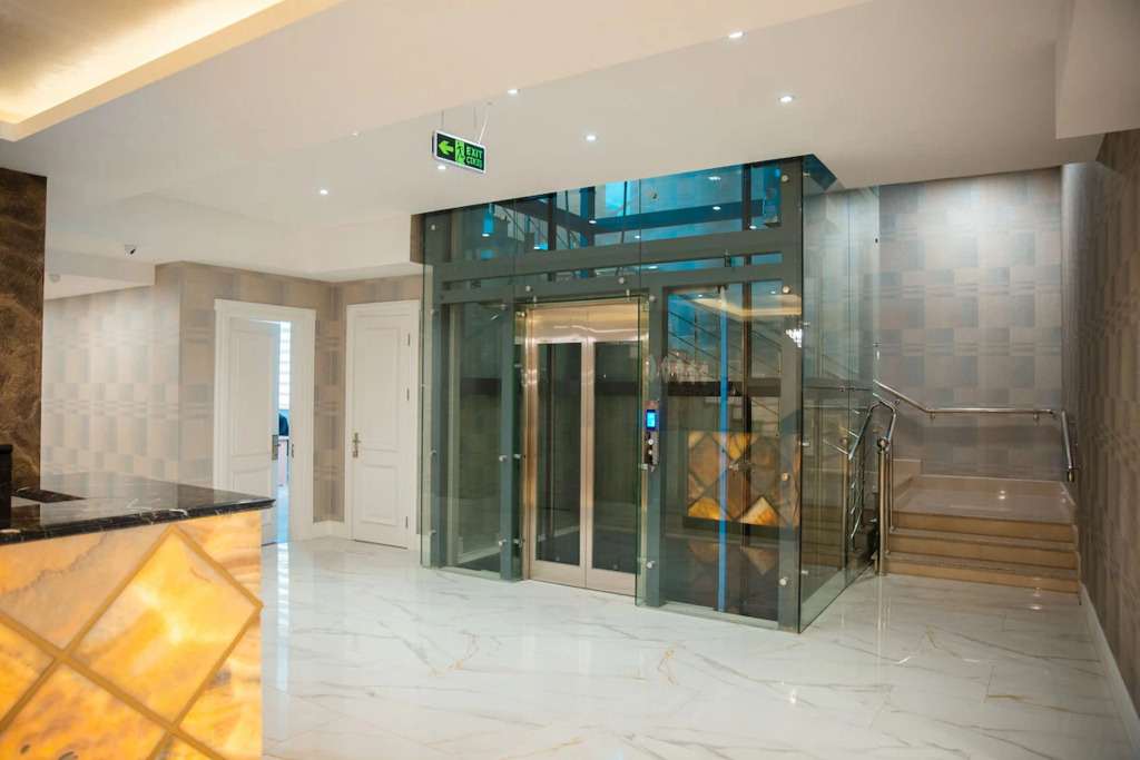 Grand Midway Hotel