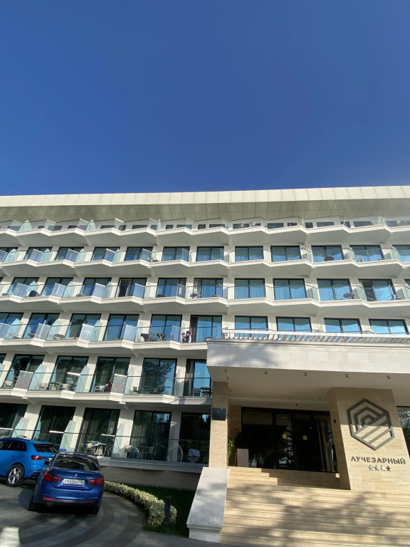 U Morya Luchezarnyij Apartments