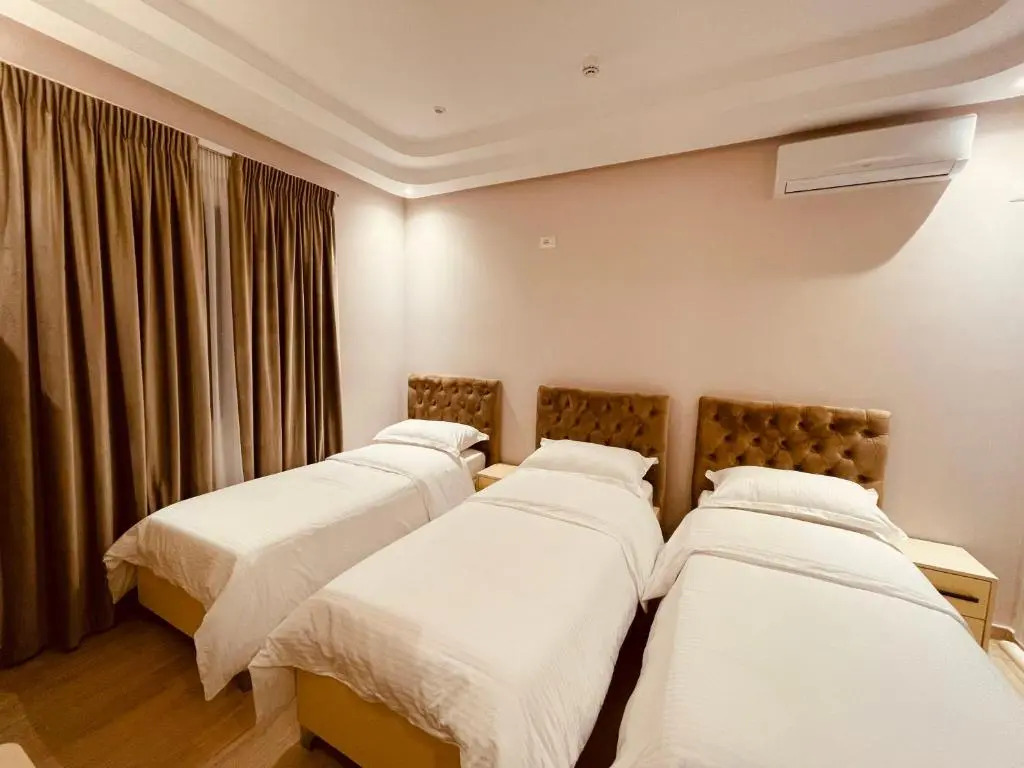 SR99 Hotel