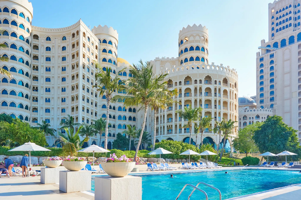 Апарт-отель Al Hamra Palace At Golf&Sea