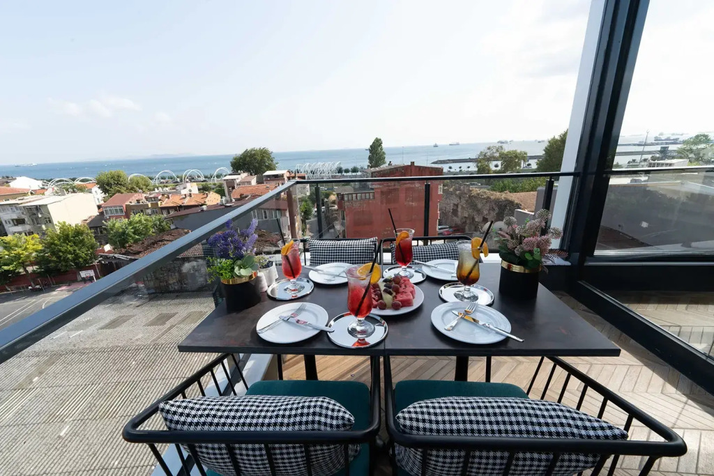 Costera Hotel