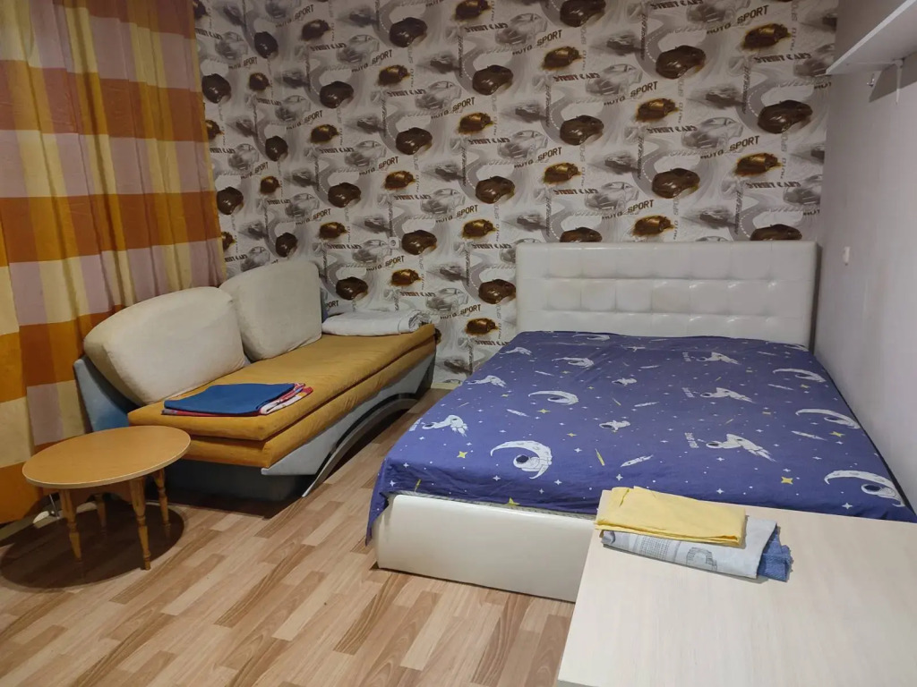 Квартира трехкомнатная возле Бонуса
